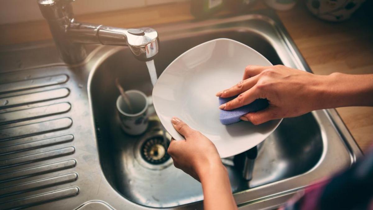 10 consejos efectivos para ahorrar agua al lavar los platos