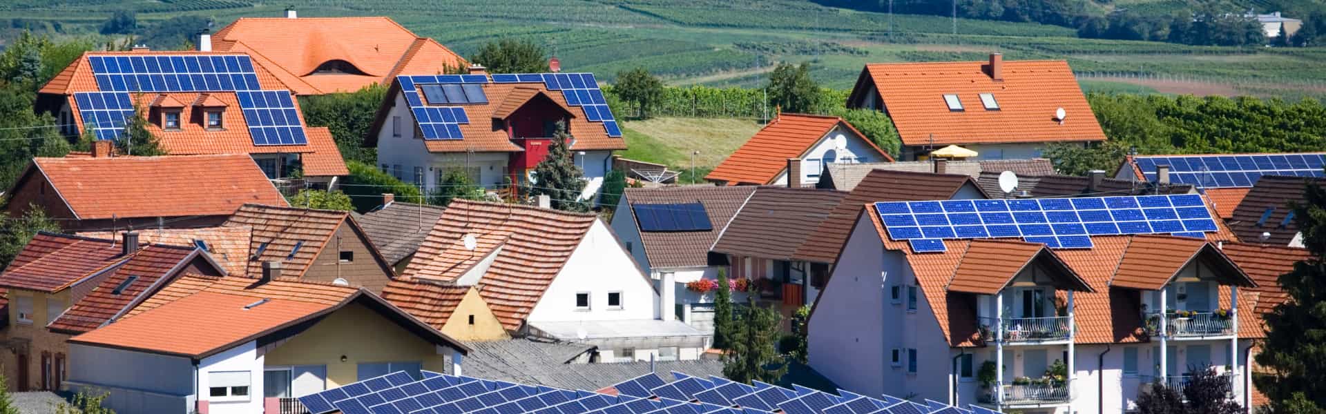 Descubre cómo ahorrar energía con paneles solares y cuidar el medio ambiente