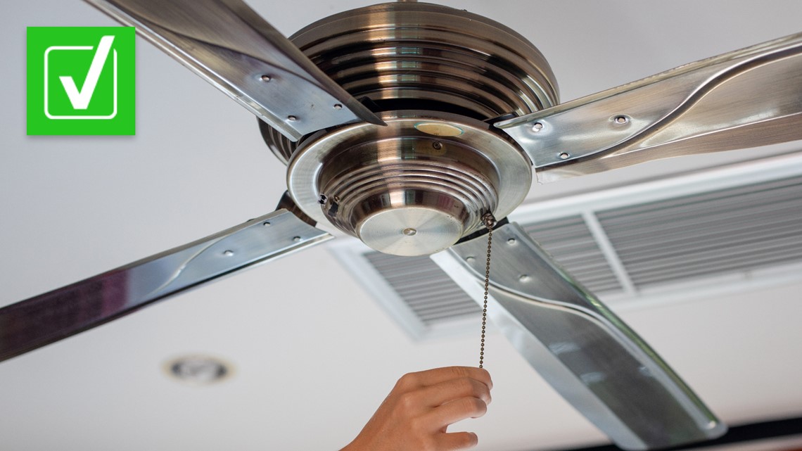 ¿Hacia qué lado debe girar el ventilador de techo para una eficiente circulación de aire?
